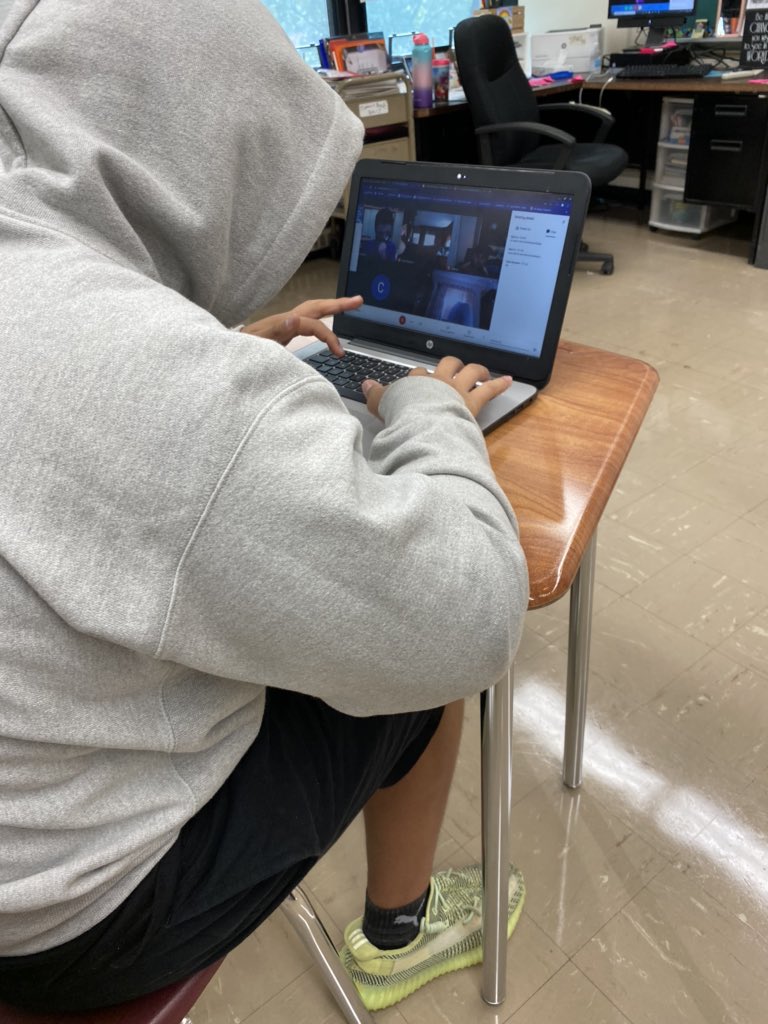 CSpano116's tweet photo. Period 2 Reading 7 working hard in their breakout rooms! #ramresolve @WH_MSRAMS @WhufsdRams #MSreadingrooms https://t.co/cl7CbftqLH