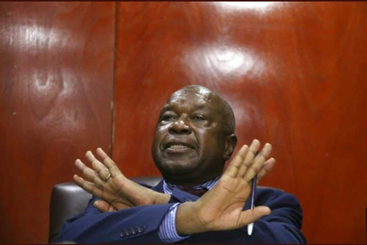 TsekeKholofelo's tweet photo. @NickyTee7 @mmaketi_langa You can't breathe Bra 🤣🤣 https://t.co/fXfX985lRr