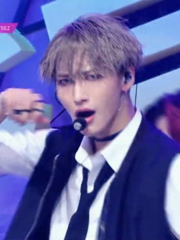 in this cb, he really improved his facial expressions and stage presence. im beyond proud of him.