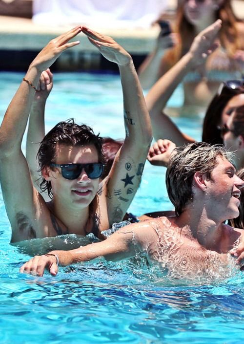 narry being one of my favourite friendships: a thread that should be longer but you get the point :)