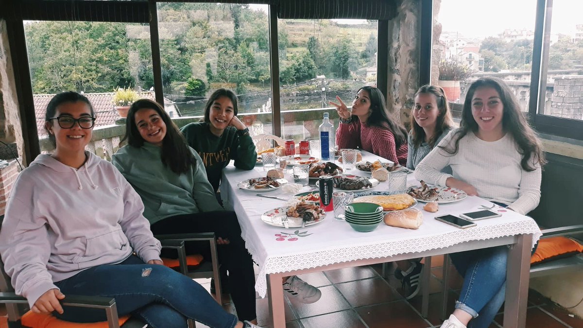 Jenni__Glez's tweet photo. Increíble haberos conocido e inolvidable el tiempo que pasamos juntas. Gracias por las risas infinitas que espero poder repetir pronto. Mucha suerte a cada una de vosotras en los diferentes caminos que toméis, os merecéis todo lo mejor. Os quiero un montón💔 #Grupot https://t.co/SKAwJTJfXb