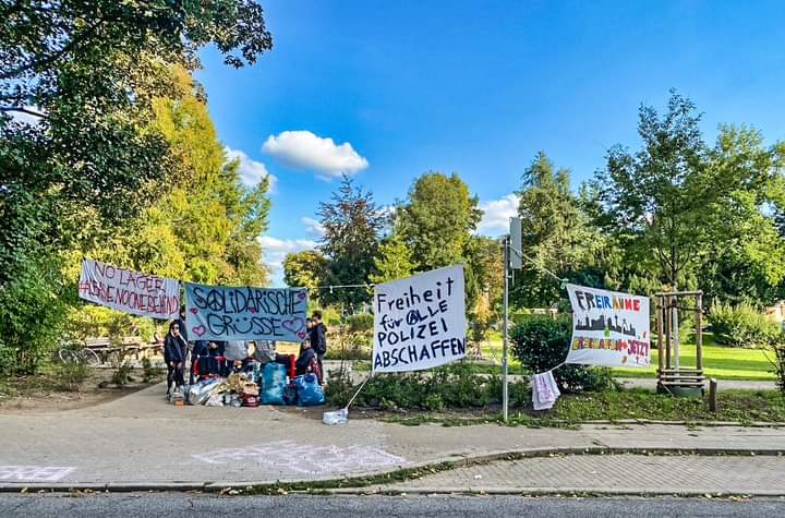 KampagneZ's tweet photo. Morgen ist offenes Plenum 💜 hier noch ein Fanpic von der GesaMawa @gesasupp. Bis morgen! #zapessen https://t.co/evchDWalwN
