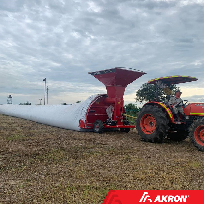 AKRONMaquinaria's tweet photo. AKRON presente en Colombia! 🇨🇴
Les compartimos un poco más del trabajo realizado con equipos de Post Cosecha AKRON, en conjunto con la tecnología de los tractores japoneses Kubota.
#AKRON #TecnologíaGanadora #AKRONizate #SiempreAKRON #AKRONenAcción #AKRONexport https://t.co/6al9emoy7Y