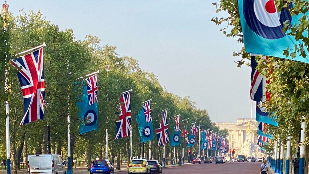 AndrewTurnerRAF's tweet photo. On this day in 1940, nearly as many engineers as pilots died defending our Nation. Then as now, UK industry, propelled by intellect, innovation, expertise and passion, was the origin of victory in the @BofB1940; just as it is crucial now in our digital, autonomous &amp; FCAS future. https://t.co/clj4e7mVIC