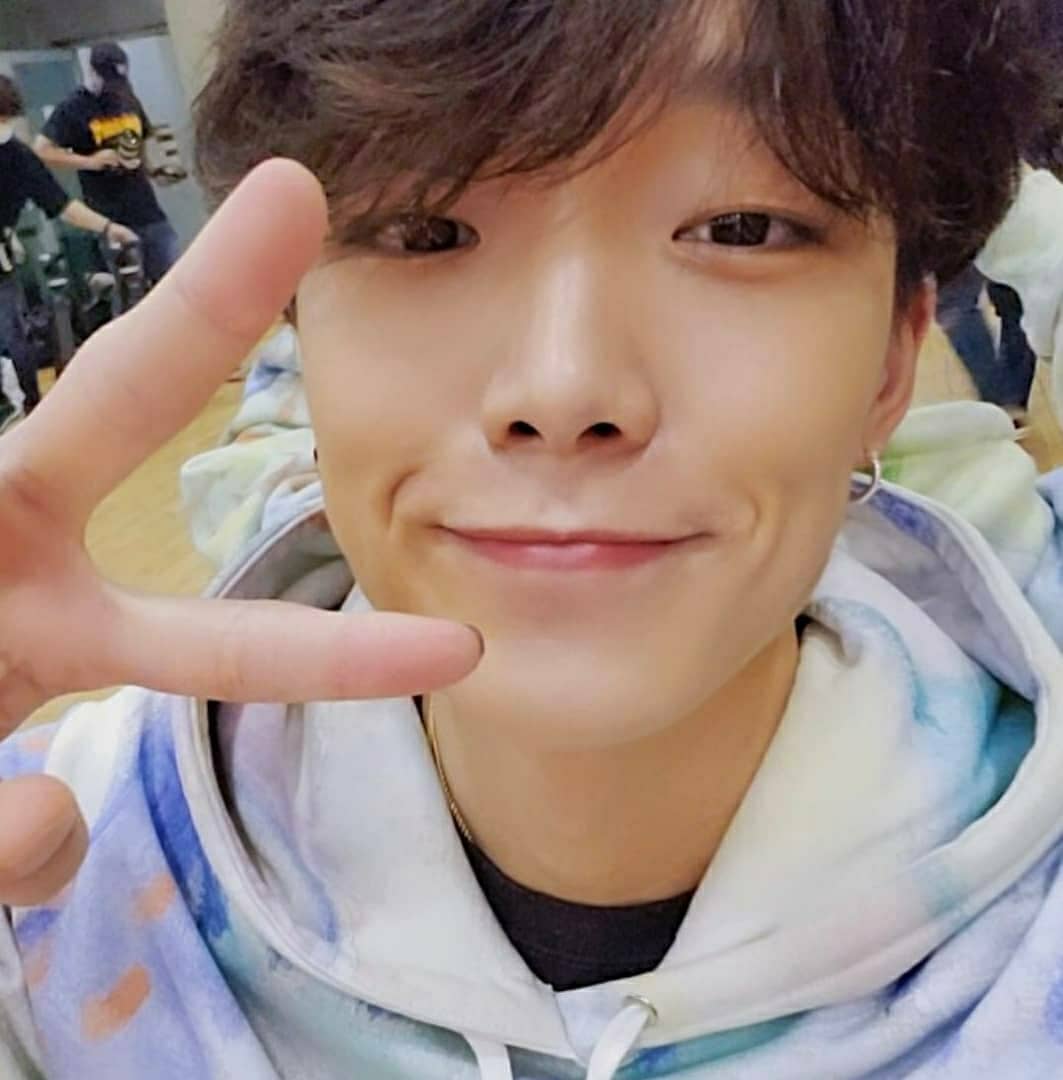 RanikaBobby's tweet photo. Bebiiii I've hot a lot og your pictures today and i can through this month i think thank youu bebiiii for this beautiful selca this is sooo PRECIOUS for me!!!
I love You bebiii with whole my heart ๐๐๐i really wanna cry right now
#BOBBY #3YearsWithLoveAndFall #5YearsWith7KON https://t.co/4tjHEK57HZ
