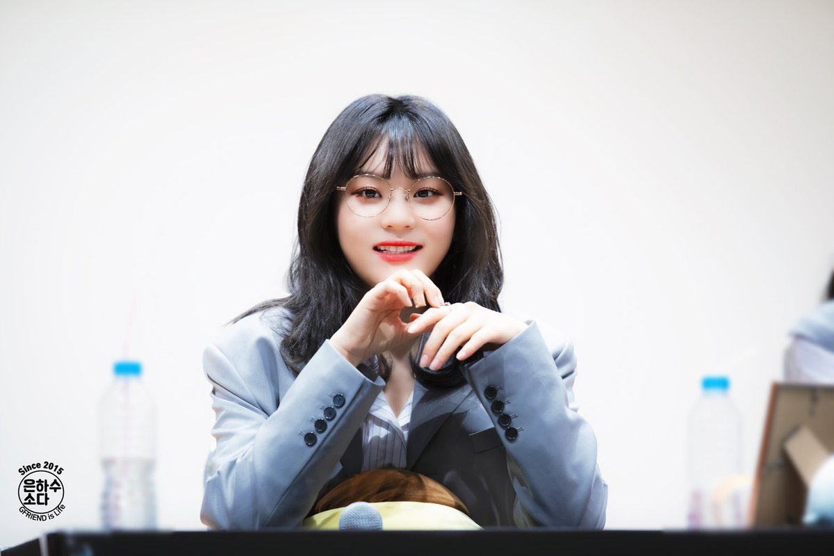 MilkywaySoda116's tweet photo. #回LABYRINTH #교차로 #상암
#Crossroads7thWin #GFRIEND66thWin
#Apple3rdWin #GFRIEND69thWin

2020.02.16 일요일
8th Mini Album 
'回 : LABYRINTH'
상암 팬사인회
엄지 4pic

#여자친구 #GFRIEND #엄지 #김예원
@GFRDofficial @GFRDofficialJP https://t.co/gc9DGHzi4h