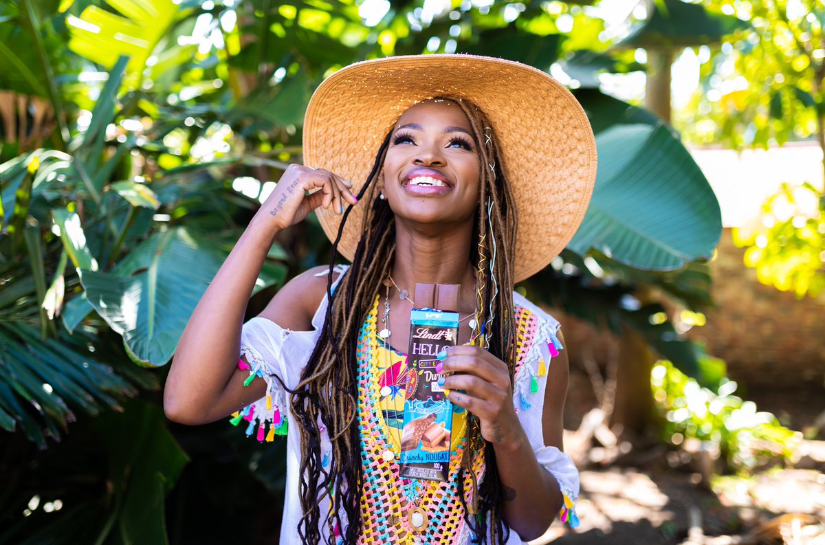 FixMoeti's tweet photo. Enjoying Durbz this Spring ๐๐ธ
#LindtHELLO #StaySafe #SouthAfrica #HeritageMonth
๐ธ: @CelizeCzichon
๐จ: @NuVo_Ink https://t.co/VMmVu4BwFj