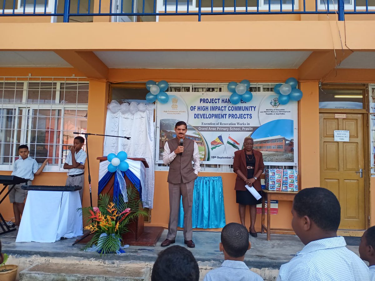 hci_seychelles's tweet image. HC Gen. Suhag inaugurated renovations of Grand Anse Praslin Primary School undertaken under High Impact Community Development Projects #HICDP Phase-I in #Seychelles thro #IndianGrant at SCR 1.8 Million (USD 100K) &amp;amp; was completed ahead of schedule. this is 3rd project #Praslin Is.