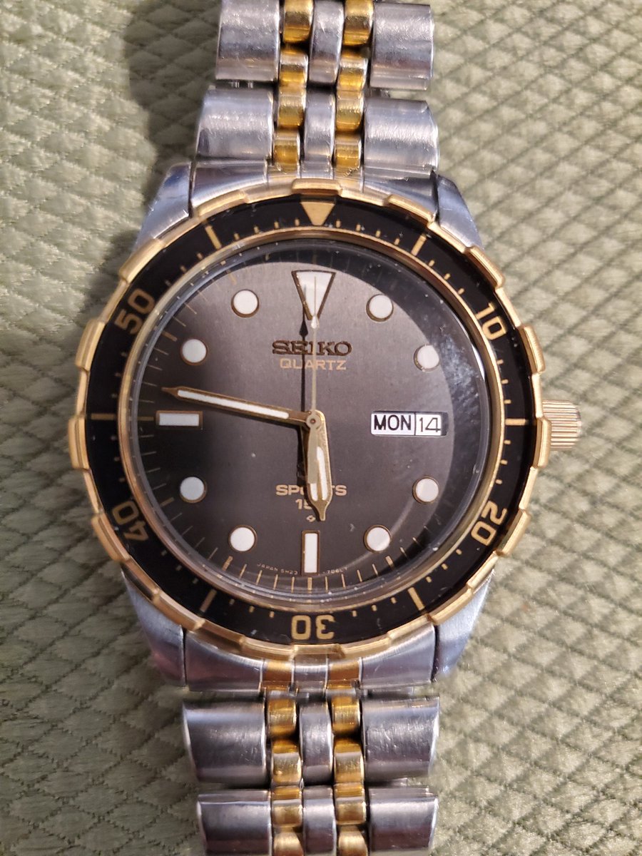 DMB_Wordsmith's tweet photo. Thanks @seikowatches @seiko once again, the 6th time in just over 30 years, for servicing my beloved timepiece/diver's chronograph sending it back impeccably maintained! It's been with me on several diving trips in the Caribbean and North/Central/South America to depths of 90+ft. https://t.co/X2dqtFpf7L