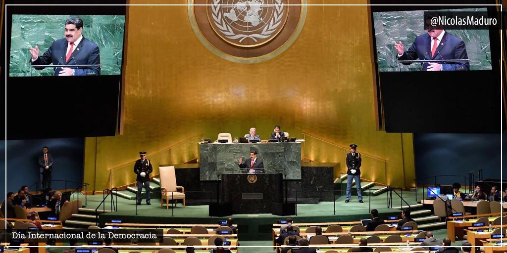 NicolasMaduro's tweet photo. En Venezuela hemos logrado consolidar una democracia de verdad, profundamente protagónica y participativa. Este año el pueblo venezolano será un ejemplo para el mundo, al ratificar su derecho soberano a elegir sin injerencias imperiales. ¡Feliz Día Internacional de la Democracia! https://t.co/UjnKy8Wncc
