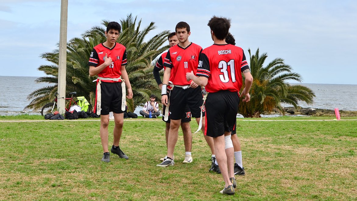 emperadores_uy's tweet photo. #FlagFootball | Semana 1 vs @Barbarians_info ๐ฉ๐ ๐
#Unimperio โ๏ธ๐ก https://t.co/Dc8p8eWIMh