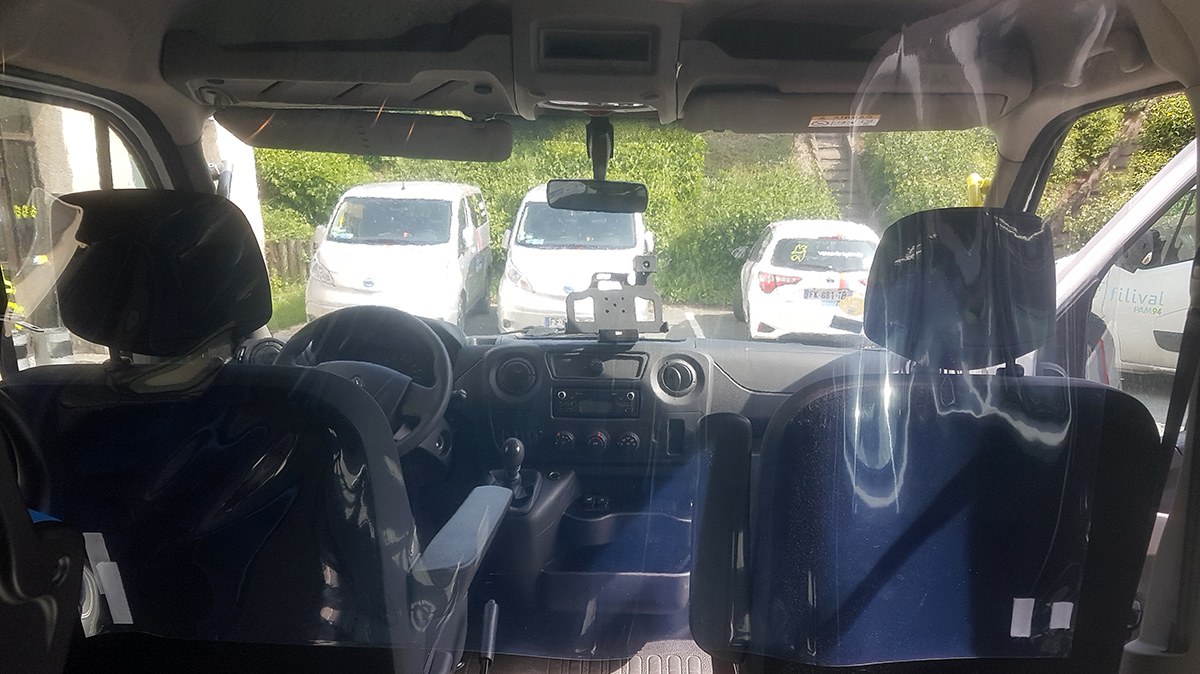 KeolisIDF's tweet photo. A #Créteil, @mairievitry, @VilleSaintMaur et dans le @valdemarne_94, les équipes #Keolis sont fières d’assurer le service public pour les val-de-marnais à #mobilité réduite! #Filival - #Pam94 adapte son fonctionnement en respectant les mesures de sécurité: https://t.co/ZIZYWvvfG9 https://t.co/mRlvno8OtN
