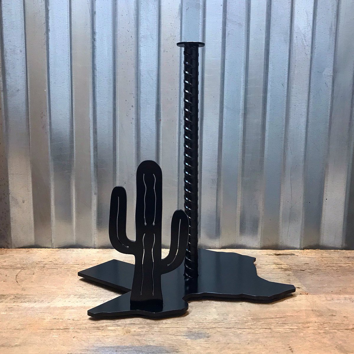 MCWeldingTx's tweet photo. Texas Paper Towel Holder With Cactus shipping out. This item is available to pitches through our website https://t.co/4yL9nL9of4
#mcweldingtx #texas #tx #texasranch #texashomestead #texashuntlodge #texashillcountry #texas_daily_insta #texaskitchen #texashomes #texasfarm #usa https://t.co/rHYs63wBRp