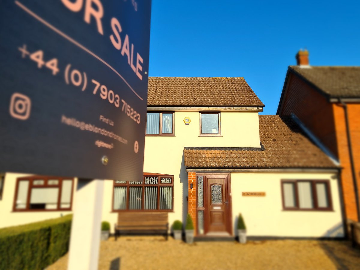 eb_land's tweet photo. NEW INSTRUCTION #forsale

Located in desirable Norfolk village. 

3/4 bedroom family home.

Rightmove details below.

https://t.co/dEiY5vZ4LI https://t.co/h9VjbjG20d