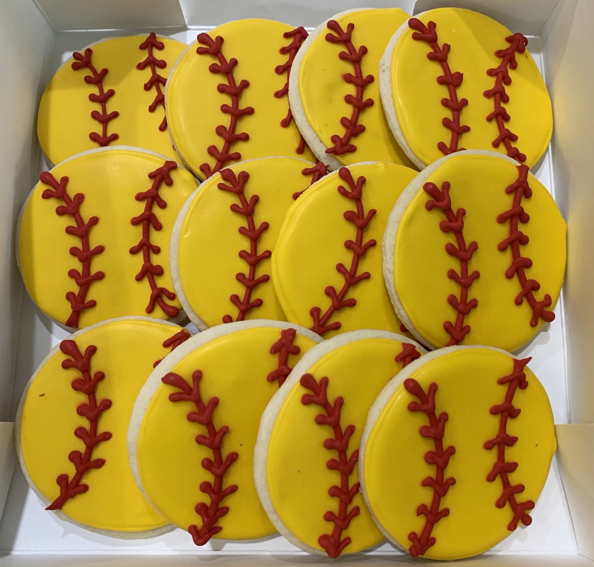klinemomof5's tweet photo. Softball Birthday 🥎🥎🥎
#BBbakery https://t.co/3fhGKdhMVW