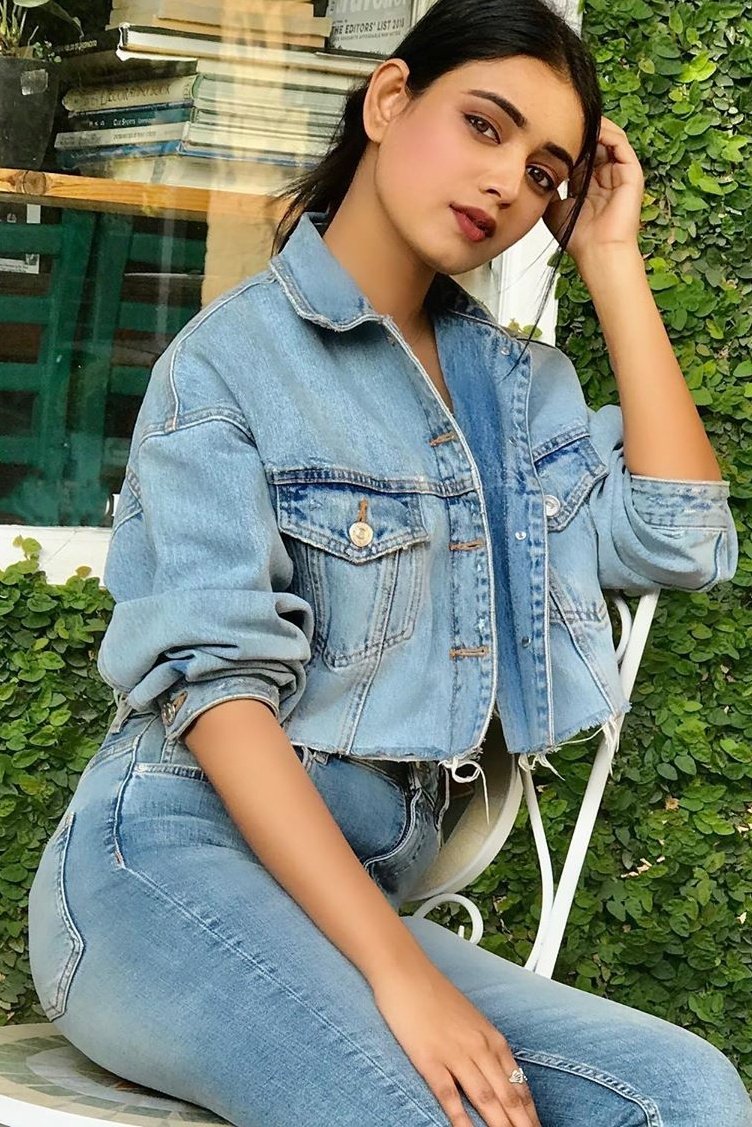 TheDudeFellow's tweet photo. Neha Solanki - 90 ML fame https://t.co/aw8GH0gsBI