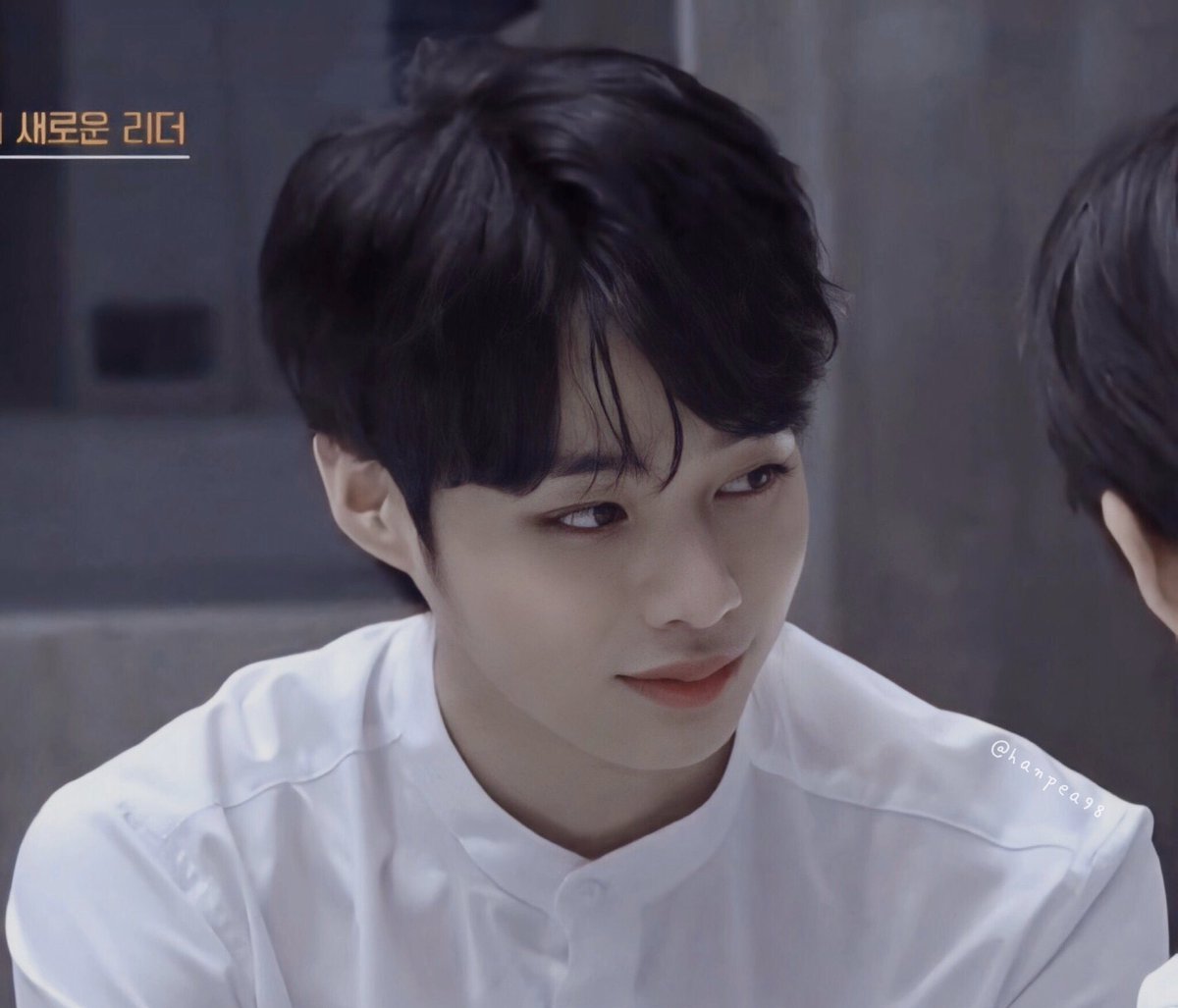 HanPea_pics's tweet image. [📸]

The zoo owner is feeling powerless because the zoo is getting crowded 😅

#HANBIN_ILAND #ILAND_EP11 
#HanniesLoveHubi #HanniesWillWaitForHanbin #HungBin_WeLoveYou #Hubizoo