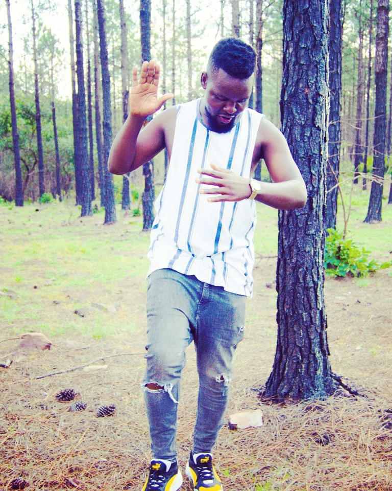 VOJAR___'s tweet photo. #Teb πΏπ new
#DROPTEMBER
Limpopo venda hip hop music
@Ambitiouz_Ent @BATONDY
Khonai friends @moo_venda https://t.co/Brho44ovYZ