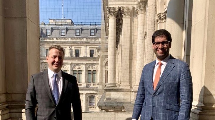 ranil's tweet image. Great meeting with @GudlaugurThor! 🇬🇧🇮🇸 trade remains strong, worth over £1.4bn last year, and is in safe hands.

🤝 I look forward to working closely together to boost this further - and as we press on with important trade talks.

#GlobalTrade #GlobalBritain #Iceland #EEA #EFTA