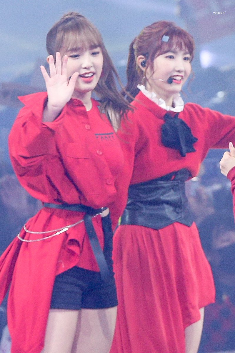 KimChaeWon21's tweet photo. 181029 IZ*ONE COLOR*IZ SHOW-CON
#아이즈원 #IZONE #アイズワン
#🐰🌸🐹🐥🐶🧚‍♀️👑❤🍑💚🐸🕊 https://t.co/WYBWuzSjuj