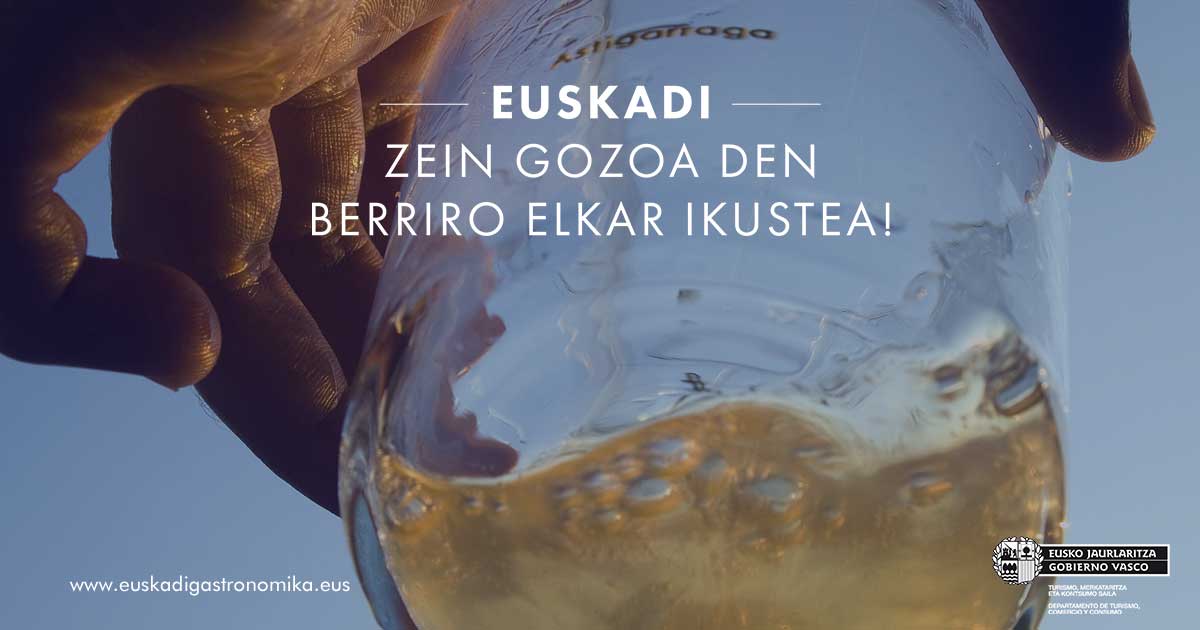 DptoTurComCon's tweet photo. Ez galdu aukera ozpatzen dugun moduarekin berriz elkartzeko. #Euskadi, zein gozoa den elkar ikustea! 🍽️https://t.co/M48Vwg9AWr #OngiEtorri #DestinoEuskadi #BasqueExperience #EuskadiGastronomika https://t.co/0Its1NZGeW