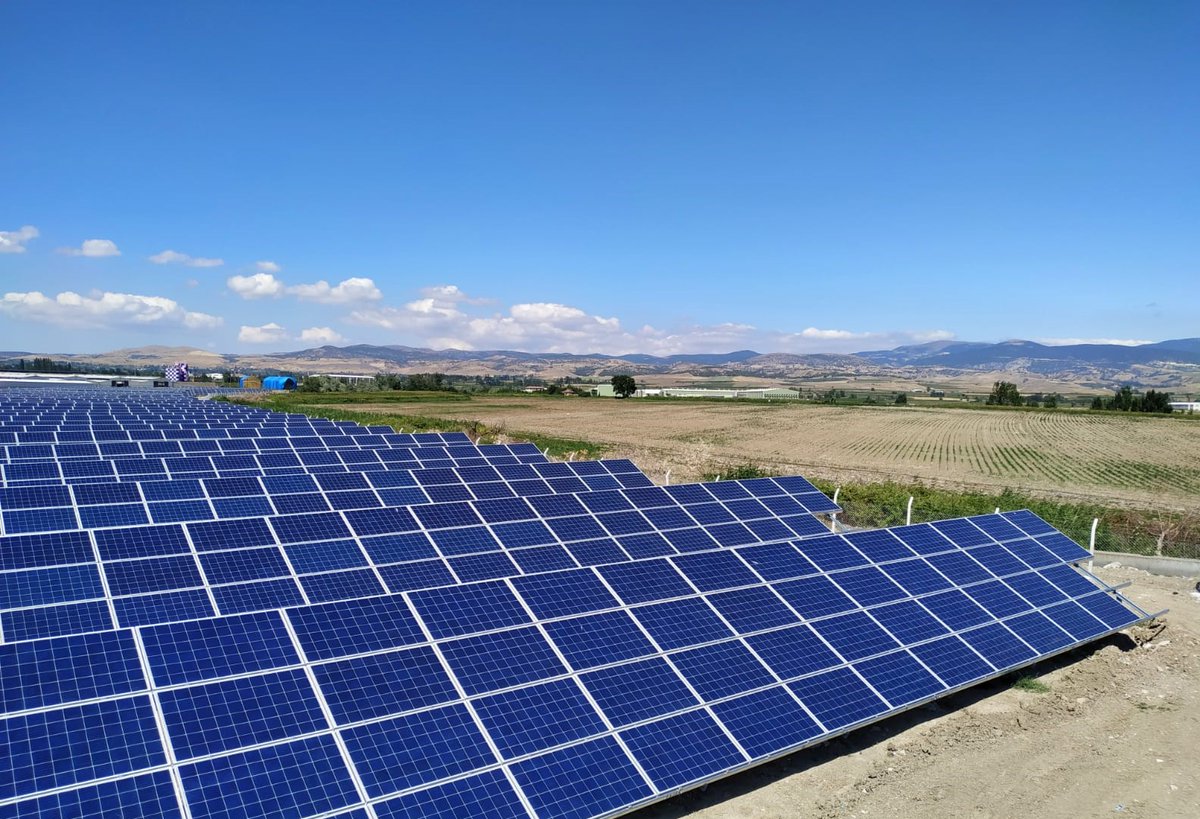 GoodWePower's tweet photo. Amasya’da bulunan #1MW'lık GES projesinde #GoodWe #GW60K-MT inverterler kullanıldı.

#TÜVRheinland Ödüllü #MTSerisi; string bazlı izleme, güç hattı haberleşmesi ve güç artırma fonksiyonu ile tercih edilmeye devam ediyor.

#GoodWe #Turkey #Amasya #joytoinstall #güneşbizeyeter https://t.co/179DQxPXIz