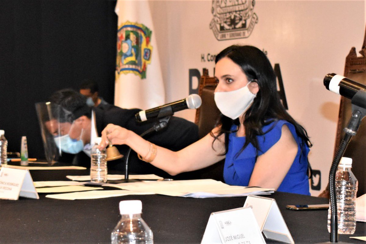 monica_rdv's tweet photo. Concluyo muy contenta y satisfecha mi periodo como Presidenta de la Mesa Directiva del @CongresoPue
El reto de llevar por primera vez las sesiones virtuales fue enorme pero me llevo una gran experiencia
Gracias a los diputad@s que me acompañaron en la Mesa durante estos meses https://t.co/dW4ThBveDB