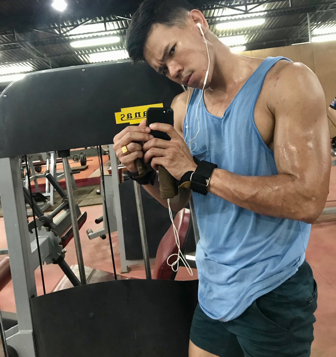 Agoistvl's tweet photo. สะพาบ🤯😑 https://t.co/Wt91c8i9j0