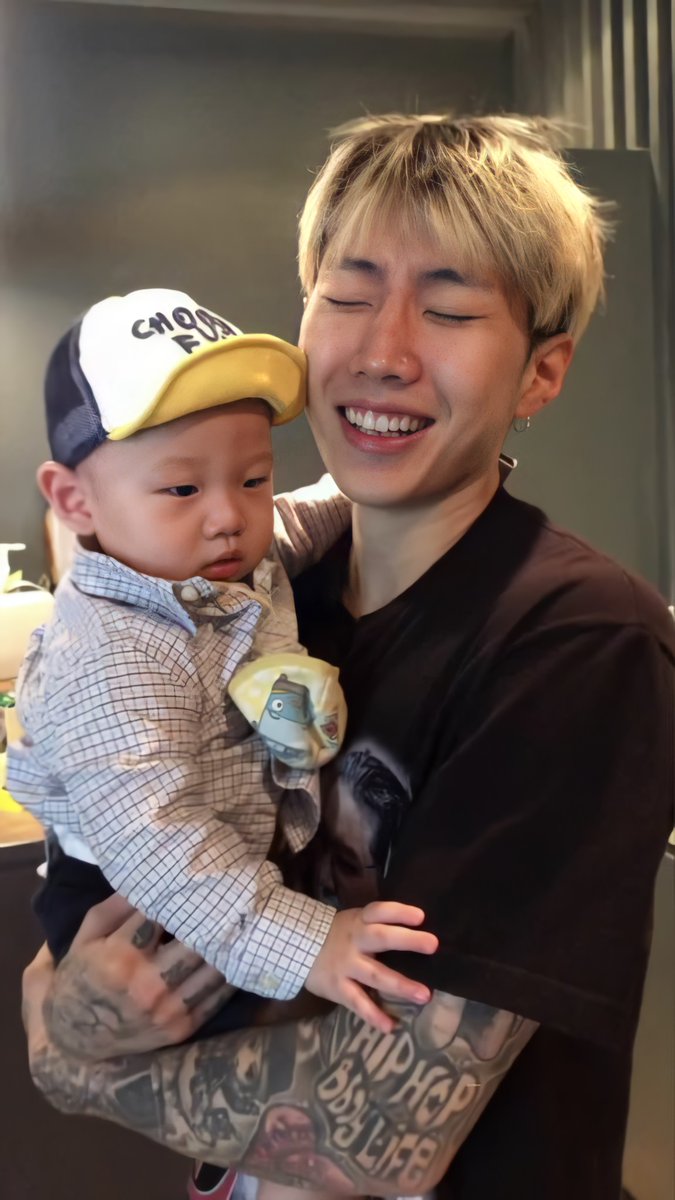 jayparklq's tweet photo. 😫 x 😆 https://t.co/Nf9LXYxlJz