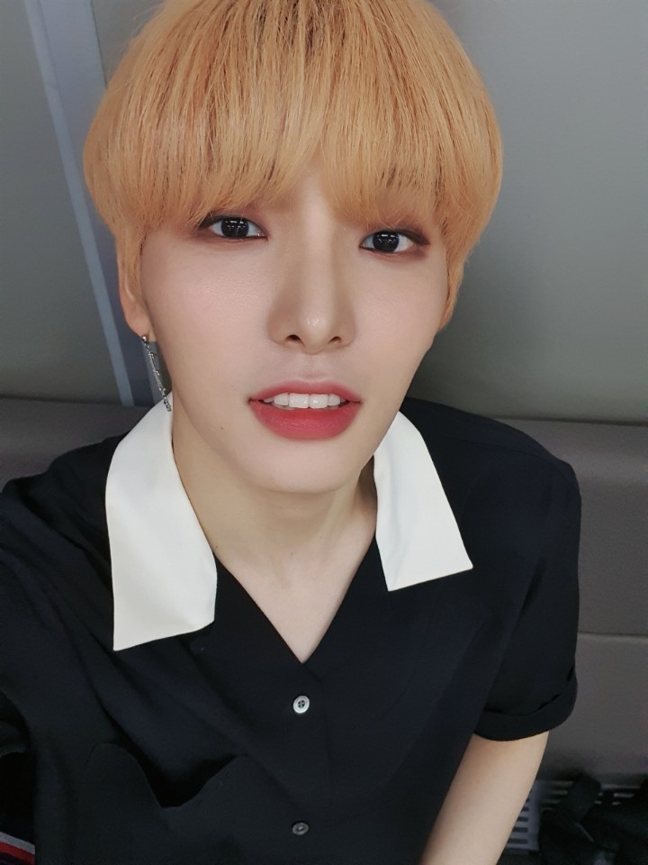 official_ONEUS's tweet photo. [#서호]
필터 있는 2장 필터 없는 2장!! 투무니는 뭐가 더 좋아요??ㅎㅎㅎㅎㅎㅎㅎ https://t.co/pVdKP72z92