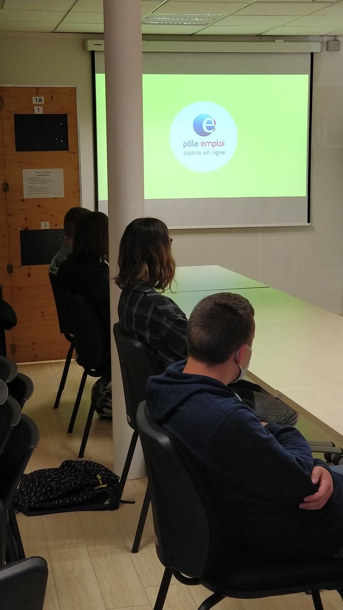 Échanges et partages rythmaient ces journées au #poleemploi Péronne Albert, en partenariat avec la mission locale. Promotion de l’alternance, des mesures phares du plan «1 jeune 1 solution» et des opportunités d’emploi du territoire.#ApprentissageGoHDF 
⁦<a href="/JP_Tabeur/">Jean-Pierre Tabeur</a>⁩