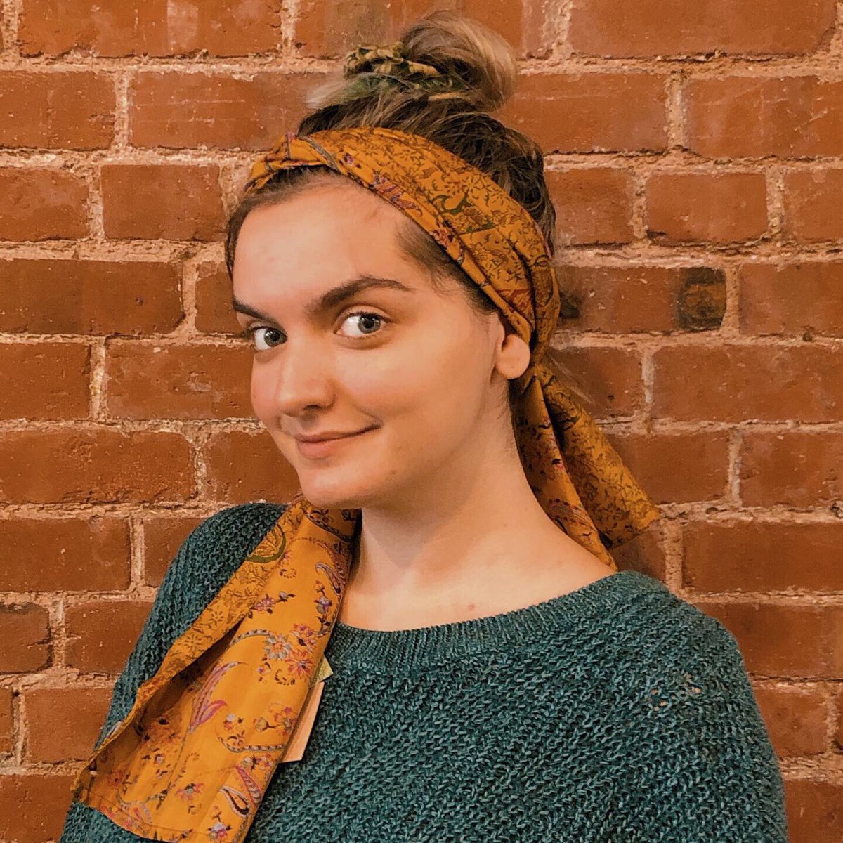 LunaEclectic's tweet photo. We have the most special silk scarves 🥰🧣
These beautiful #guru designs are created from Vintage Upcycled Saris that are collected from India homes and traded for essential household items. 💖 How amazing is that! And you can wear them in so many different ways, for any style! https://t.co/4IQsWoqnPa