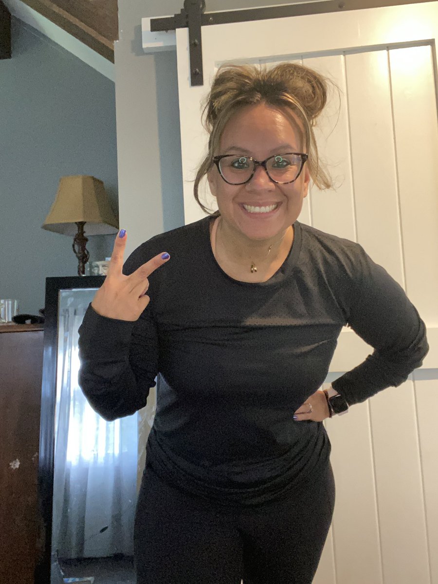 nancy_p_1015's tweet photo. 3.5 miles 
I’m twinning w my friend Trisha! We even have same shirts underneath our long sleeves! I love this shirt BTW 
Sept 15 is our friend anniversary! First run together was 4 years ago! She’s sure happy she swiped right on me 😂

#runhappy #runfie #chillLongsleeve #zyiarep https://t.co/nSEeZlAbCc