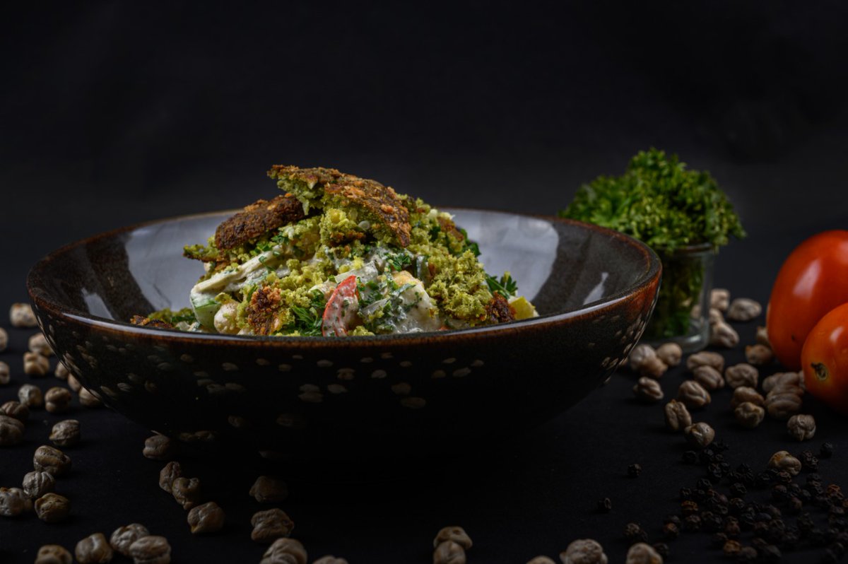 kajal8080's tweet photo. Falafel salad
.
.
.
.
#chickpeas #tahinidressing #salad #healthy #HealthyFood #greens #vegetarian #healthyeats #gloobyfood #healthylifestyle #tastingtable #healthybreakfast https://t.co/5sXK710jkn