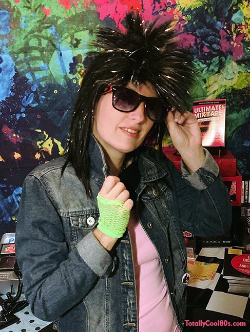 TotallyCool80s's tweet photo. Had to quickly dress up for an ’80s trivia contest through the @newberlinlib last night. (You have to go for the bonus points!) It’s nice to have costumes and props handy. Or is it just weird? 😆😎

#80s #80strivia #TC80s https://t.co/SnnIFvyPqP