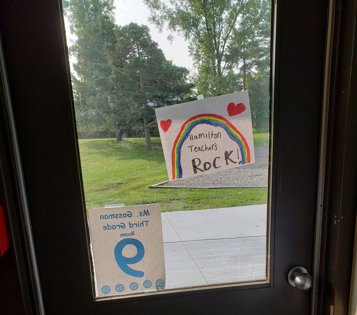 teaches2learn's tweet photo. Came in to find this taped to my door! @HamiltonHawks82 has the best families and students ❤ https://t.co/HqWCZoC4Cj
