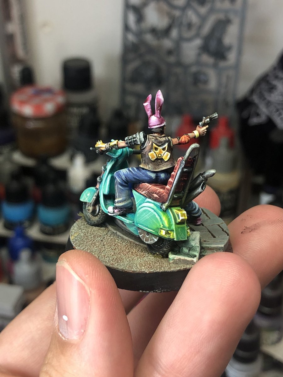 asavarbrush's tweet photo. Nueva motorista para mi banda de #hijosdelasangrenegra de @Punkapocalyptic #paint #miniaturepainter #paintingminiatures #tabletop #pintando #punkapokalyptic https://t.co/di08MNikUg