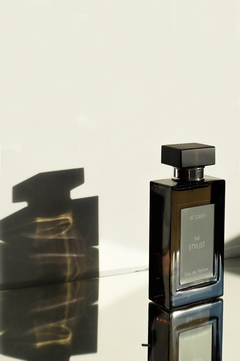 St_Giles_'s tweet photo. Stand out with The Stylist.

Opening with bright notes of aldehydes, rum and mango, this fragrance combines a heart of frankincense and tamarind with an elegant base of tobacco and vanilla cream.

#stgilesfragrance #thestylist #luxuryfragrance #stylist #niche #british #lfw https://t.co/DezAt5Yqm0