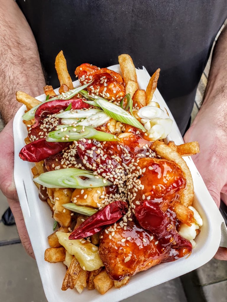 bcsnackbar's tweet image. Our General Tao Poutine kit is now available through our web-shop. Grab this mash-up of two of Canada’s best comfort food dishes now! 🌶⚜️💙🇨🇦
#generaltsochicken #poutine #quebec #manchester #delivery