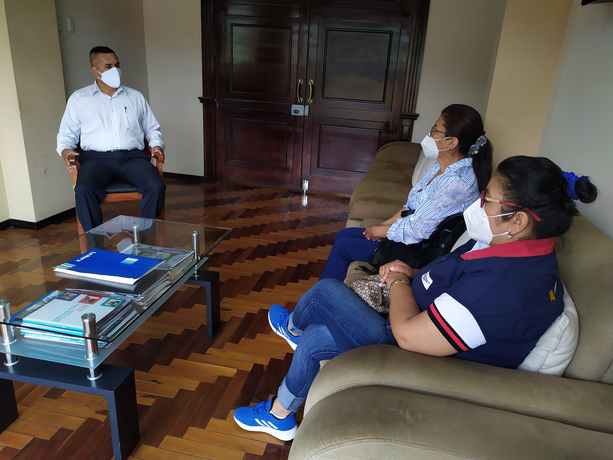 TaniaAlvarezSol's tweet photo. Distrito 11D07 a través de su máxima autoridad Mgs. Tania Álvarez mantuvo conversatorio @GADSozoranga Lic. Romeo Moreno para fortalecer convenio Macro entre Municipalidad y Mineduc a fin de garantizar una educación de calidad y calidez a nuestros estudiantes.
#SíALaEducación https://t.co/RFX1xbQqIi