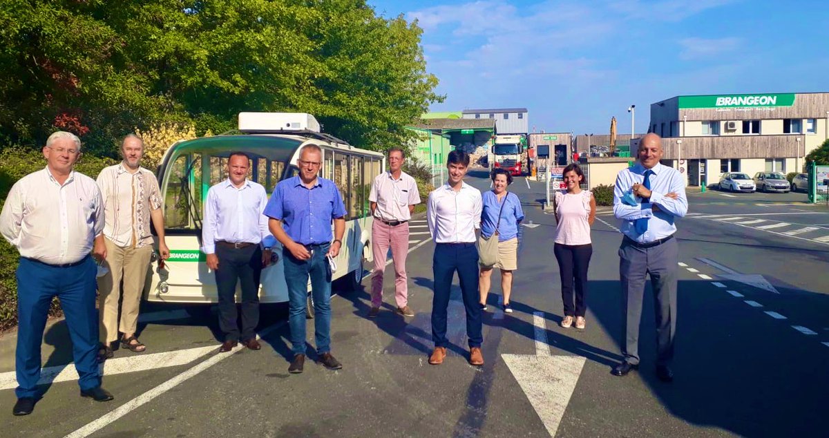 Brangeon_Groupe's tweet photo. Nous recevons aujourd’hui les Vices-Présidents et leurs équipes des 3 régions du Grand Ouest @HdeLaBatie (@RegionNormandie), @ThierryBurlot (@regionbretagne) et @JMBUF (@paysdelaloire) au programme : visite de notre #Ecosite et échanges sur l’avenir du secteur du #recyclage. https://t.co/0P2PSi0GuD