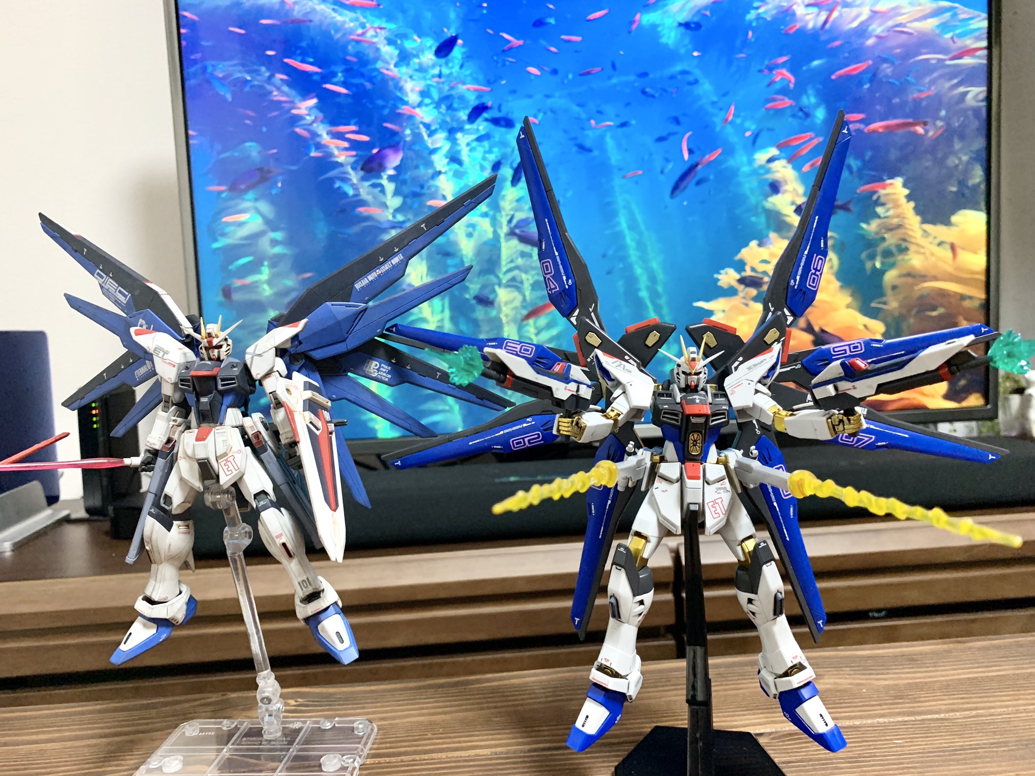 オコメガンプラマイスター Rgフォースインパルスとhgフリーダムとhgストライクフリーダム なんかストフリだけ頭身が違う気がするw 地味にデカール追加したけど分かるかなー 笑 T Co Bxggvyedhr Twitter
