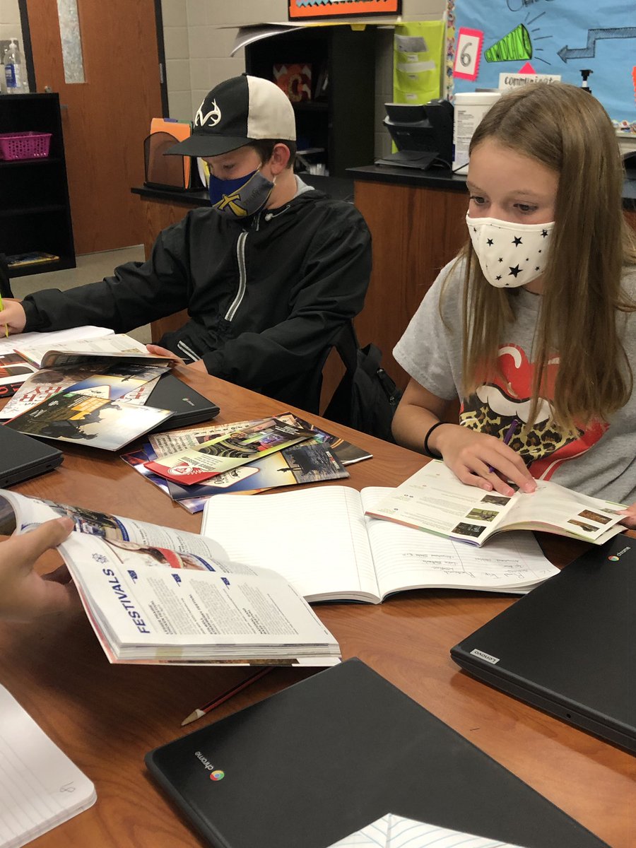 PI_Wildcats's tweet photo. Sixth grade students researching locations and activities for their Oklahoma road trip project. Special thanks to the tourism department for providing materials. https://t.co/zqm6oUXIUl