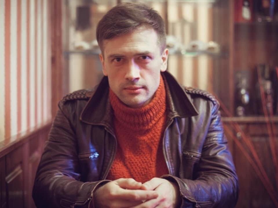 ukraine_today__'s tweet photo. 15 вересня свій День народження святкує Анатолий Пашинин -Герой російсько-української війни,знаменитий та улюблений всіма актор,волонтер,автор чудових віршів про сьогодення,надзвичайно добра,розумна та щира людина,яка викликає захоплення!
Любимо,цінуємо і пишаємось Вами! https://t.co/daeu8dcWdc