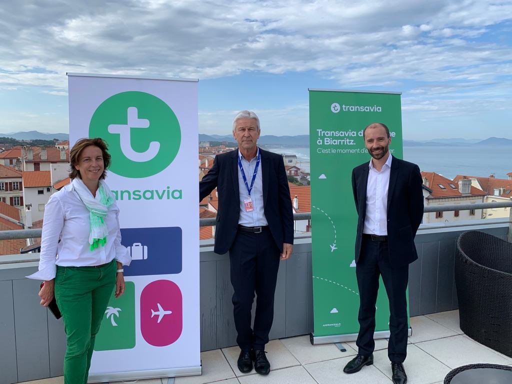 Nath_Stubler's tweet photo. En direct de Biarritz où nous annonçons la mise à la vente demain de nos vols Orly - Biarritz à partir du 2 novembre. Merci @aeroportbiq pour cet accueil chaleureux. 🙏 @AFnewsroom  pour la confiance. Nous avons hâte ! https://t.co/udEBiCoAEC