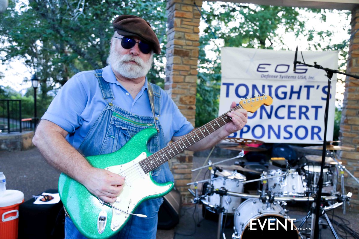 Hsv_Event_Mag's tweet photo. City Lights &amp; Stars - Microwave Dave
Held at the beautiful Burritt on the Mountain. Visit https://t.co/7DL0y10VAl to view the entire gallery. #burrittmuseum #citylightsandstars #HuntsvilleEVENTMagazine #huntsvilleal #hsv https://t.co/cwNOL9uLYB