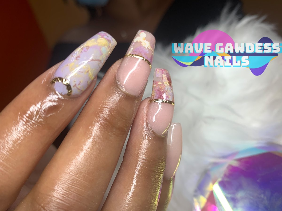 JustJade_n's tweet photo. Marble just brings out the classy is things, don't you think?
But is this foil or hand marbled?
Brought to you by @wavegnails & @thecurrentwav
#NailItDaily #NailTechnician #BlackOwnedBusiness #NailStylist #thecurrentwav #NailArtLove #NailsOfTheDay #Wavegnails #BlackNailTech https://t.co/kz5brBvd3q