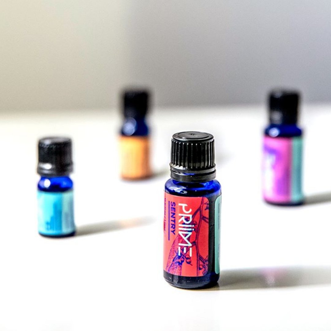 Erica_Ryan_IRE's tweet photo. The clean, spicy Sentry blend has beautiful hints of cinnamon, clove, sage, chamomile and tea tree among many others, and naturally protects and strengthens your #immunesystem while disinfecting and purifying your environment.  🌿🍃  #essentialoils #aromatherapy #wellness https://t.co/eyggIsq4qv