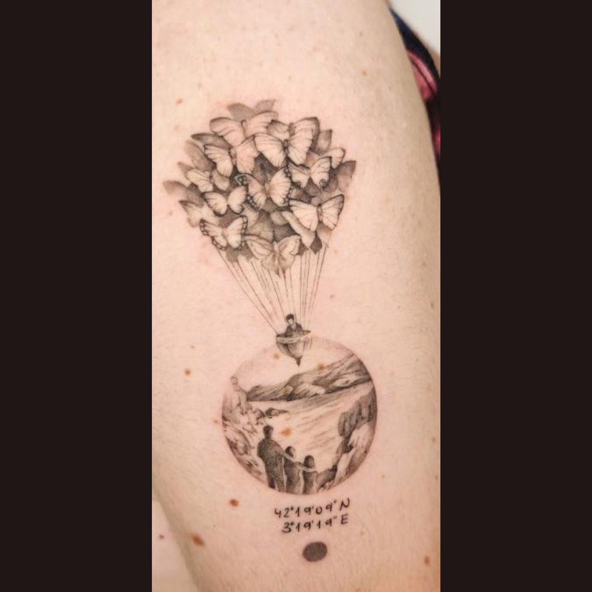 AndreaR_L's tweet photo. Quien se va sin despedirse, nunca se va del todo ❤️🦋 Gracias a Blanco Tattoo por esta obra de arte tan especial para mi.
.
.
.
#tattoo #tatuaje #tattoos #tattoblack #tattozaragoza #blancotattoo #tattoocoordenadas #coordenadas #globo #cabodecreus https://t.co/jBkBqAwfw2