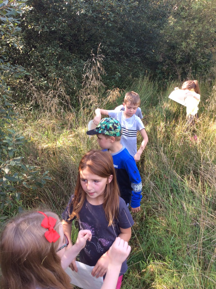 KnypersleyFirst's tweet photo. Super map skills this afternoon from Class 5!#intrepidexplorers #knypersleylovesoutdoorlearning https://t.co/INuIKktlQU